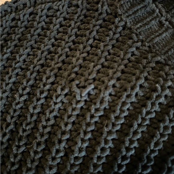 American Eagle Sweater Black - Picture 4 of 4